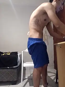 LeonRoots online show from November 2, 2025, 4:42 pm