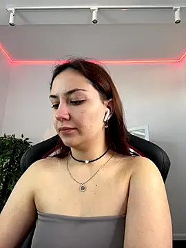 AshleySkott  online show from October 21, 2025, 8:26 am