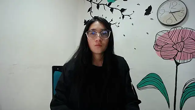 Arielle lov online show from February 28, 2025, 3:26 pm