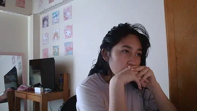 Arielle lov online show from November 14, 2025, 6:50 pm