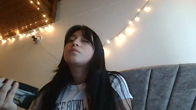 Arielle lov online show from December 1, 2025, 6:46 pm