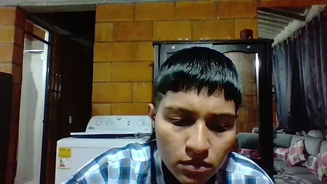 cora-gunn online show from March 18, 2025, 12:16 am