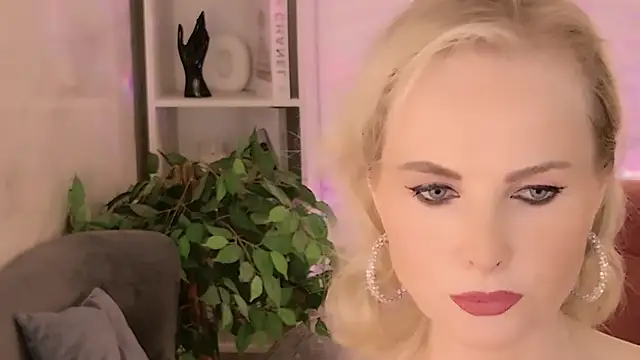 Sandra Kind online show from June 5, 2026, 6:52 am