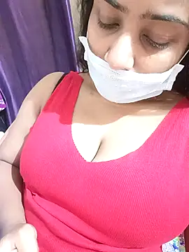 COZY ROZI online show from October 22, 2025, 5:02 pm