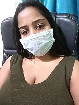 COZY ROZI online show from October 24, 2025, 5:42 pm