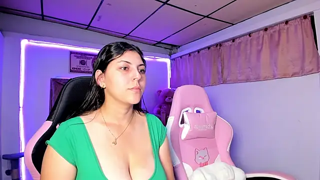 Snapshot of Cristal_Smith20 chatting on May 29, 2026, 11:30 am Cristal Smith20 online show from May 29, 2026, 11:30 am