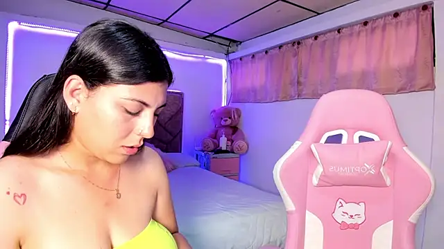 Snapshot of Cristal_Smith20 chatting on June 18, 2026, 11:36 am Cristal Smith20 online show from June 18, 2026, 11:36 am