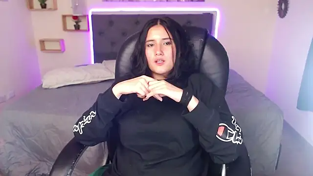 amy royale online show from February 23, 2025, 7:33 am