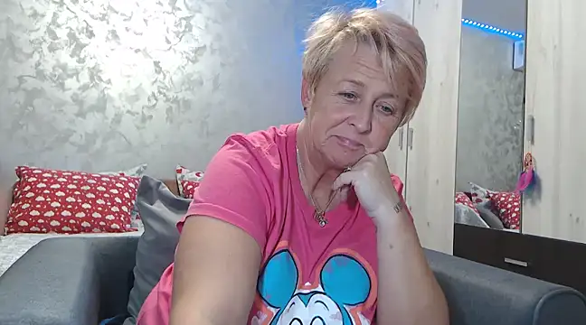 RosesandLillies online show from January 20, 2025, 6:53 pm