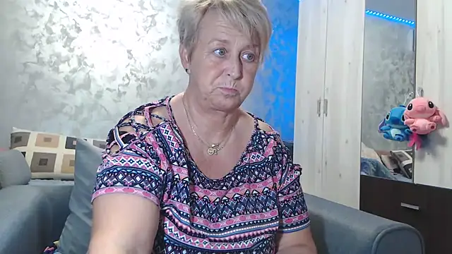 RosesandLillies online show from November 14, 2025, 6:17 pm