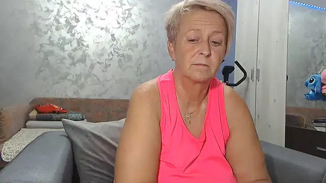 Snapshot of RosesandLillies chatting on July 11, 2026, 4:53 pm RosesandLillies online show from July 11, 2026, 4:53 pm