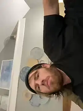 Snapshot of Explosive_andyy chatting on October 28, 2025, 11:25 am Explosive andyy online show from October 28, 2025, 11:25 am