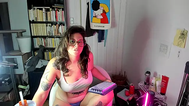 Rosiee69  online show from September 29, 2025, 10:36 pm