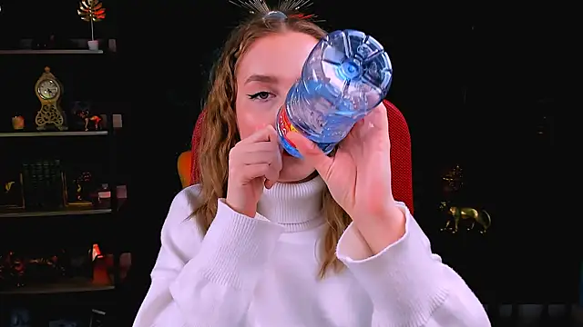 JenniferGraces online show from February 21, 2025, 11:44 am