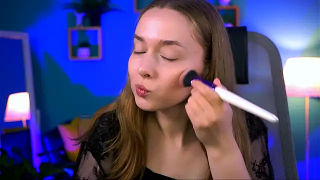 JenniferGraces online show from September 18, 2025, 8:33 pm