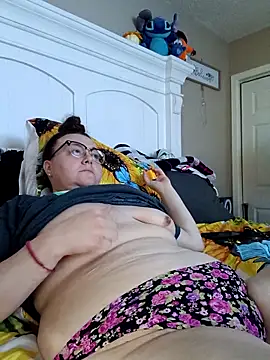 HTXBELLE online show from September 20, 2025, 8:54 pm