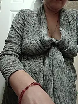 HTXBELLE online show from November 2, 2025, 6:43 pm