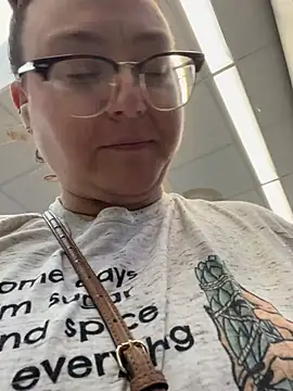 HTXBELLE online show from February 25, 2026, 11:03 pm