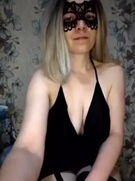 AliniX online show from October 25, 2025, 10:59 pm