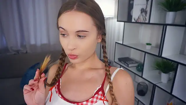 QuennaCoote online show from October 31, 2025, 5:52 am