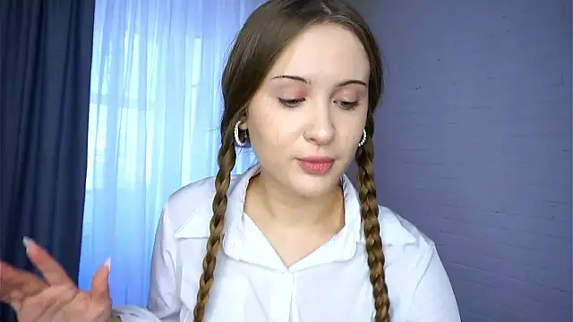 QuennaCoote online show from February 5, 2026, 7:13 am