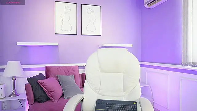 SaharaKramer online show from March 8, 2025, 6:16 pm