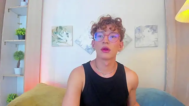 iiangel  online show from December 19, 2025, 4:52 am