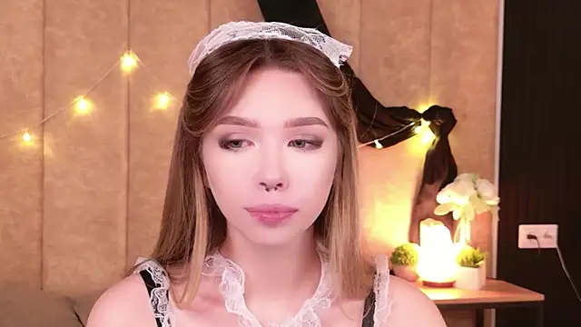 Sierra Fane online show from November 23, 2025, 10:48 am