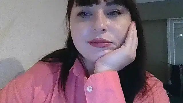 Snapshot of KamillaLaLove chatting on October 4, 2025, 11:03 pm KamillaLaLove online show from October 4, 2025, 11:03 pm