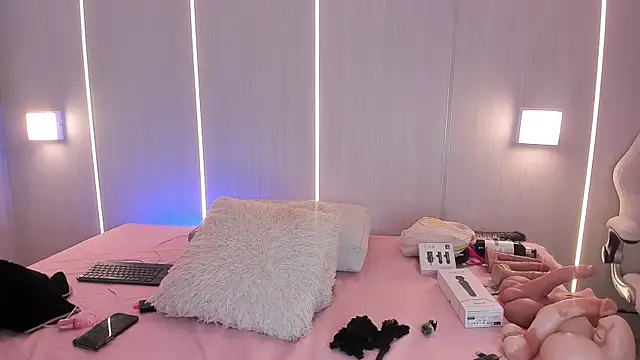sasha riverss online show from May 26, 2026, 7:21 pm