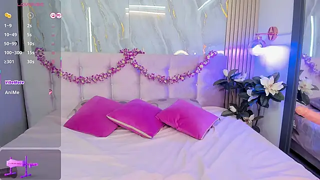 SalomeeHills online show from March 16, 2026, 5:06 pm