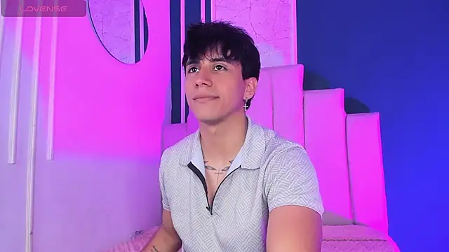 Snapshot of Allex_Cano chatting on November 8, 2025, 3:39 am Allex Cano online show from November 8, 2025, 3:39 am