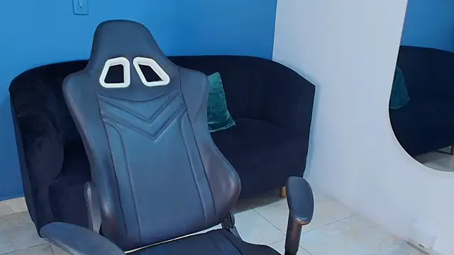 Snapshot of Zamira_Taylor chatting on November 11, 2025, 3:28 am Zamira Taylor online show from November 11, 2025, 3:28 am