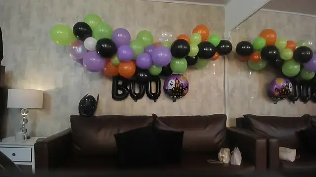 NahomyCarther online show from November 2, 2025, 3:42 am