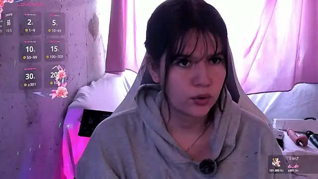 brii69 online show from October 9, 2025, 3:54 pm