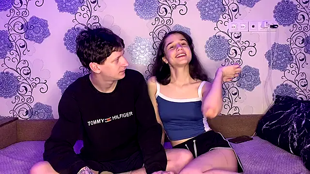 baby lesi online show from December 2, 2025, 6:58 pm