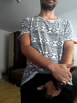 Snapshot of andreiiiii2025 chatting on September 30, 2025, 6:07 am andreiiiii2025 online show from September 30, 2025, 6:07 am