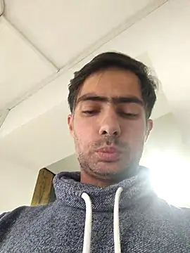 Snapshot of andreiiiii2025 chatting on October 6, 2025, 8:45 am andreiiiii2025 online show from October 6, 2025, 8:45 am