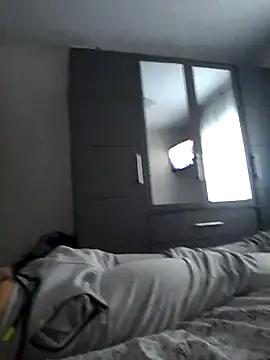 Snapshot of andreiiiii2025 chatting on November 5, 2025, 2:17 pm andreiiiii2025 online show from November 5, 2025, 2:17 pm