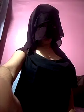 Snapshot of -Zomord chatting on February 19, 2025, 7:05 pm -Zomord online show from February 19, 2025, 7:05 pm