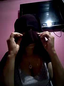 Snapshot of -Zomord chatting on March 15, 2025, 8:21 pm -Zomord online show from March 15, 2025, 8:21 pm