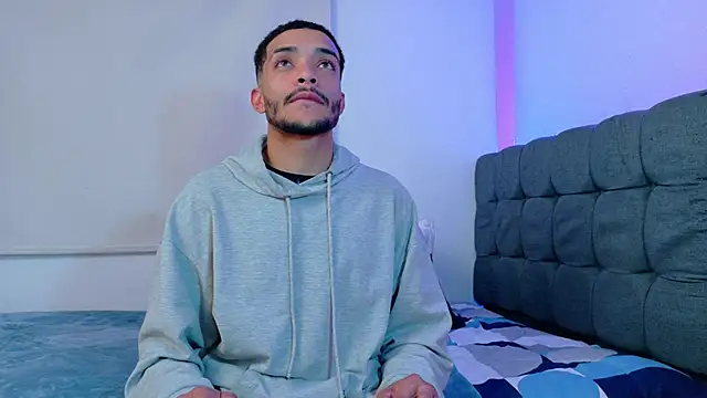 Snapshot of eross_chipre_ chatting on February 9, 2026, 3:43 am eross chipre online show from February 9, 2026, 3:43 am