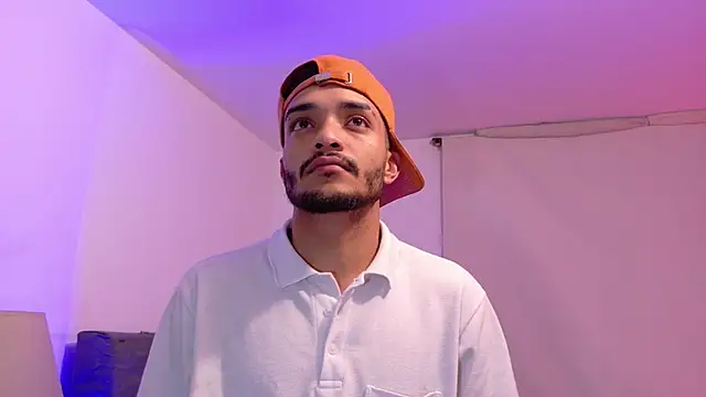 Snapshot of eross_chipre_ chatting on February 14, 2026, 6:54 am eross chipre online show from February 14, 2026, 6:54 am