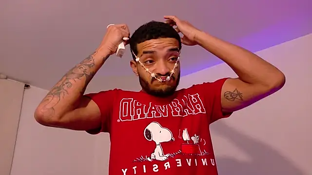 Snapshot of eross_chipre_ chatting on February 20, 2026, 10:27 am eross chipre online show from February 20, 2026, 10:27 am