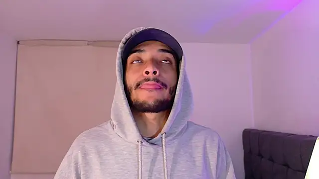 Snapshot of eross_chipre_ chatting on February 21, 2026, 5:08 am eross chipre online show from February 21, 2026, 5:08 am