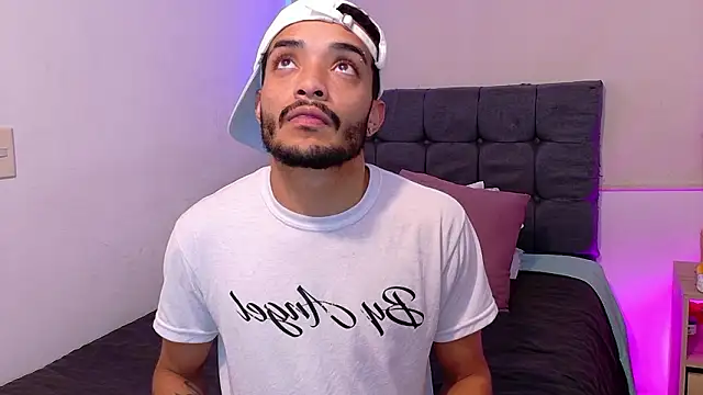 Snapshot of eross_chipre_ chatting on February 26, 2026, 2:21 am eross chipre online show from February 26, 2026, 2:21 am