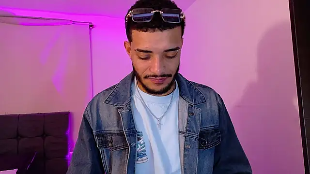 Snapshot of eross_chipre_ chatting on March 1, 2026, 2:35 am eross chipre online show from March 1, 2026, 2:35 am