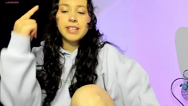 Snapshot of ammy_e chatting on November 13, 2025, 2:10 am ammy e online show from November 13, 2025, 2:10 am