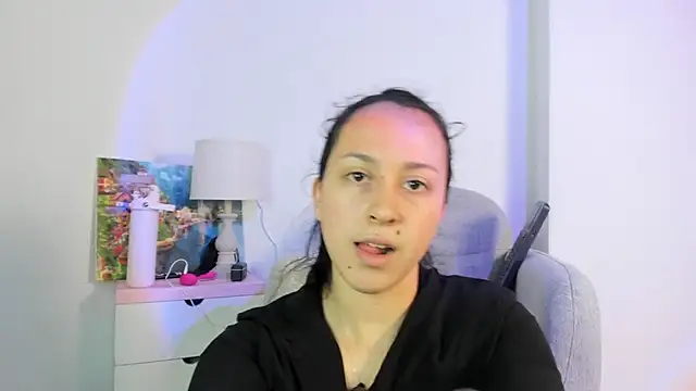 Snapshot of ammy_e chatting on April 20, 2026, 4:10 pm ammy e online show from April 20, 2026, 4:10 pm