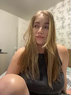 Milana mil online show from September 25, 2025, 4:21 pm